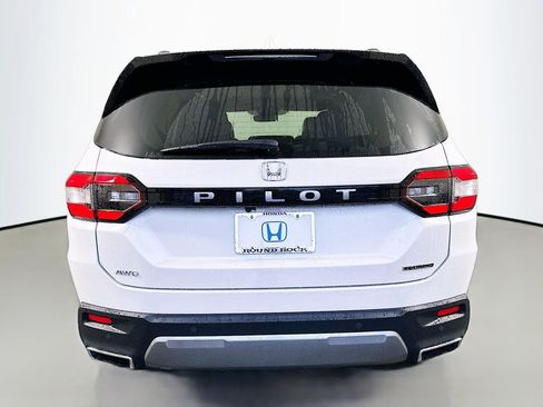 New 2026 Honda Pilot Touring image 6
