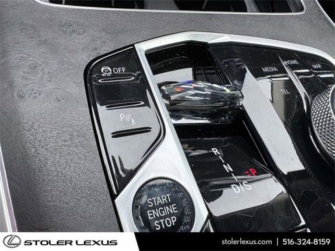 Used 2024 BMW X7 xDrive40i w/ Executive Package image 40