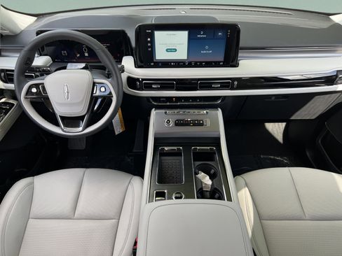 New 2026 Lincoln Aviator 2WD image 9