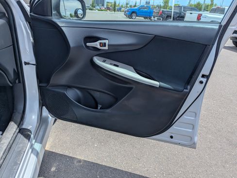 Used 2010 Toyota Corolla FWD image 33