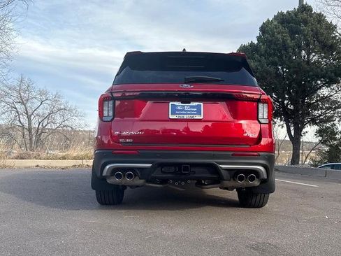 Certified 2025 Ford Explorer Platinum w/ Ultimate Package image 6