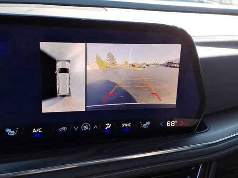 Used 2025 Chevrolet Tahoe Z71 w/ Comfort Package image 18