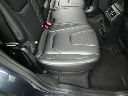 Certified 2024 Ford Edge Titanium image 27