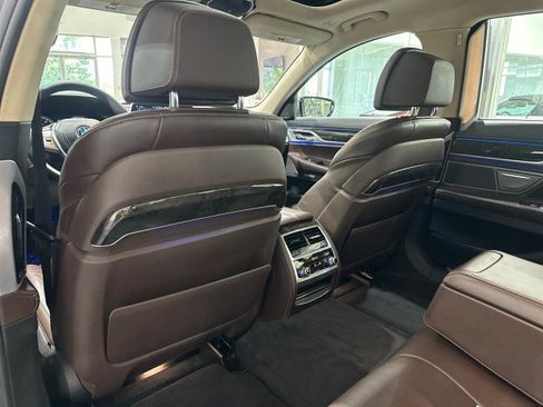 Used 2016 BMW 740i RWD image 29