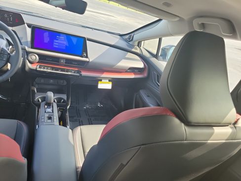 New 2026 Toyota Prius Plug-In Hybrid FWD image 15