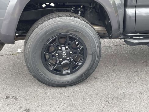 Used 2021 Toyota Tacoma SR5 RWD image 7