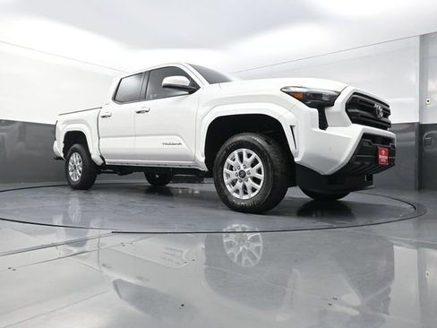 Used 2026 Toyota Tacoma SR5 AWD/4WD image 30
