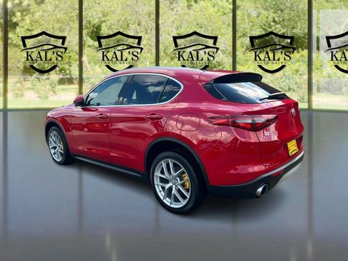 Used 2018 Alfa Romeo Stelvio AWD image 7
