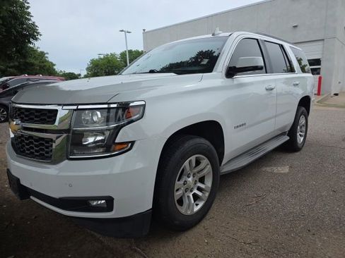 Used 2015 Chevrolet Tahoe LT w/ Luxury Package AWD/4WD image 3