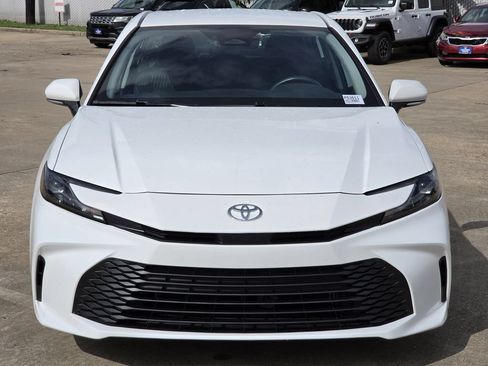 Used 2025 Toyota Camry LE w/ Convenience Package FWD image 3