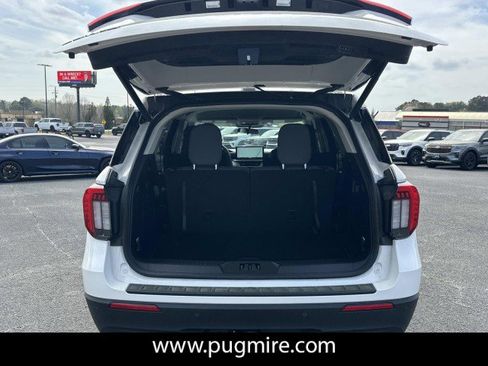 New 2026 Ford Explorer Active RWD image 18