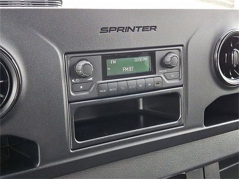 Used 2025 Mercedes-Benz Sprinter 2500 image 15