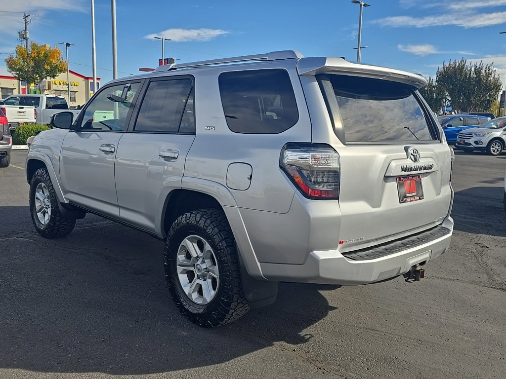 Used 2018 Toyota 4Runner SR5 AWD/4WD image 5