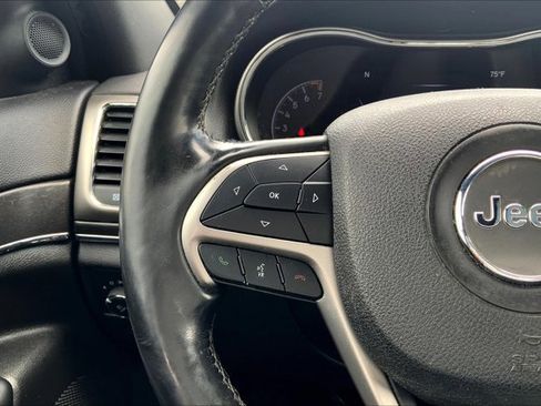 Used 2018 Jeep Grand Cherokee Limited image 18
