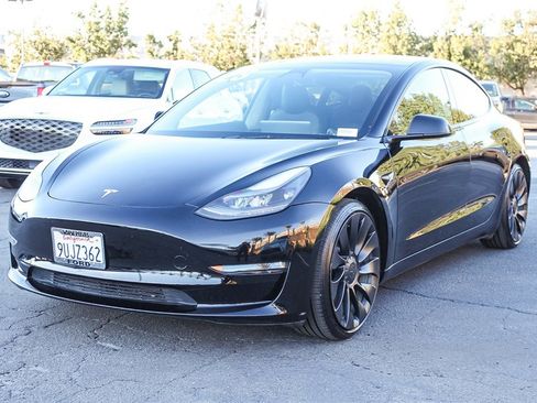 Used 2023 Tesla Model 3 Performance image 3