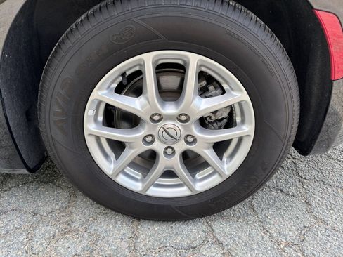 Used 2024 Chrysler Pacifica Touring-L FWD image 34