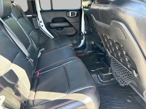 Used 2019 Jeep Wrangler Unlimited Rubicon image 13
