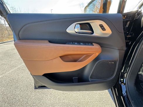 New 2026 Chrysler Pacifica Pinnacle image 26