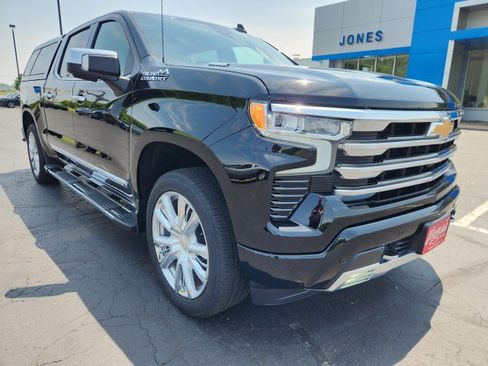 Used 2024 Chevrolet Silverado 1500 High Country w/ High Country Premium Package AWD/4WD image 7
