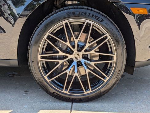 Used 2025 Porsche Macan Turbo image 29