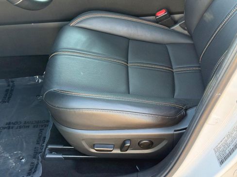 Used 2025 MAZDA CX-50 AWD 2.5 Hybrid w/ Premium Pkg image 21