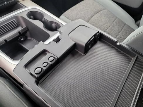 Used 2017 RAM 1500 Big Horn AWD/4WD image 19
