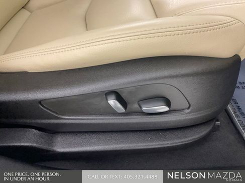 Used 2017 Cadillac XT5 FWD image 29