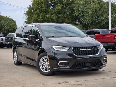 Certified 2023 Chrysler Pacifica Touring-L