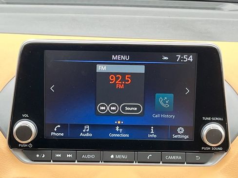 New 2025 Nissan Sentra SV w/ SV Premium Package image 25