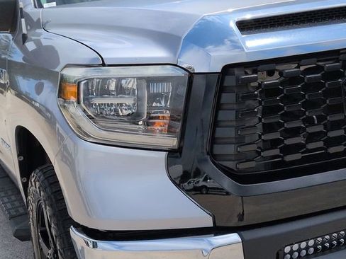 Used 2018 Toyota Tundra SR5 w/ SR5 Upgrade Package RWD image 11