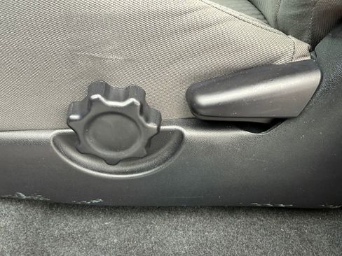 Used 2022 Toyota Tacoma SR image 10