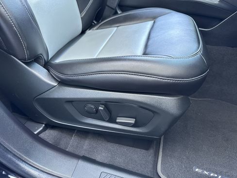 Used 2022 Ford Explorer XLT w/ Equipment Group 202A image 29