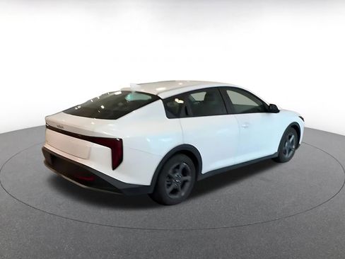 Used 2025 Kia K4 FWD image 12