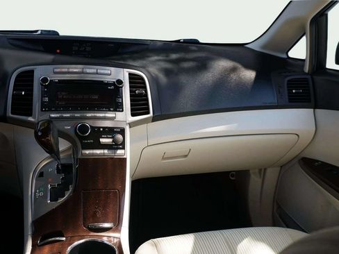 Used 2012 Toyota Venza LE w/ LE Convenience Pkg FWD image 24