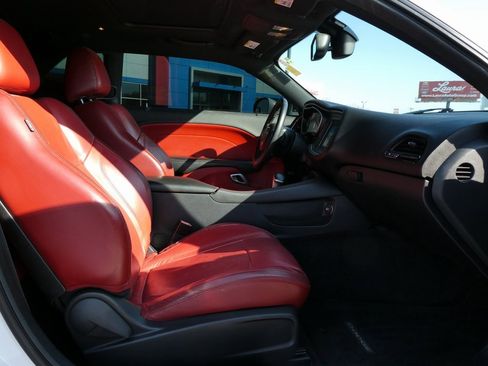 Used 2016 Dodge Challenger SXT Plus image 12