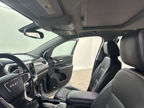 Used 2018 GMC Acadia SLT image 32