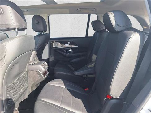 Used 2023 Mercedes-Benz GLS 450 4MATIC image 13