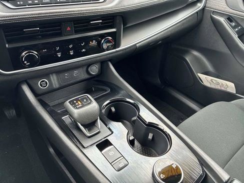 Certified 2023 Nissan Rogue S image 32