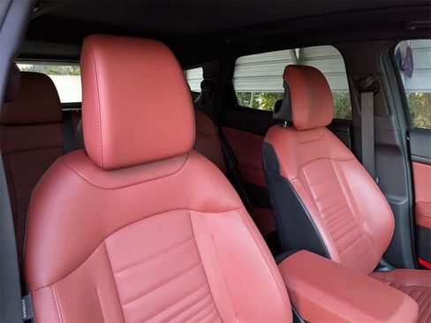 Used 2024 Kia Sportage SX image 6