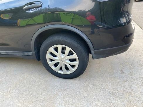 Used 2016 Nissan Rogue S AWD/4WD image 13