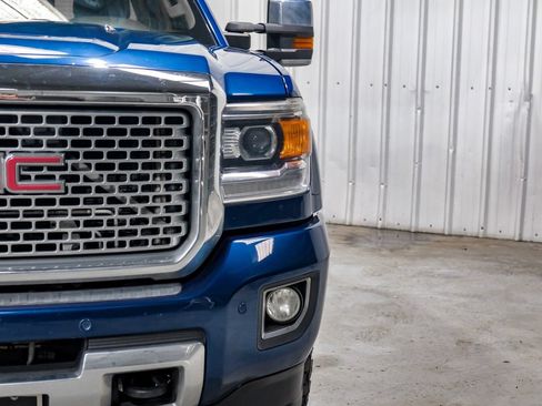 Used 2016 GMC Sierra 2500 Denali w/ Duramax Plus Package AWD/4WD image 46