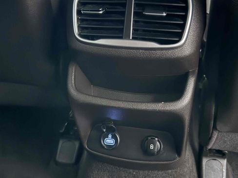 Used 2020 Hyundai Santa Fe SE image 59