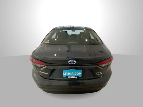 Used 2025 Toyota Corolla XLE image 7