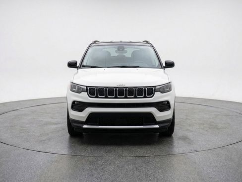 Used 2025 Jeep Compass Limited AWD/4WD image 2