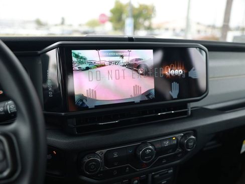 New 2026 Jeep Gladiator Sport AWD/4WD image 19