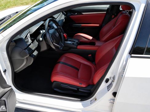 Used 2018 Honda Civic Sport image 9