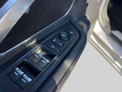 Used 2024 Acura RDX SH-AWD image 17