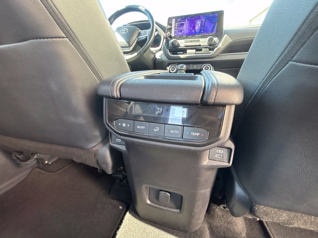 Used 2025 Toyota Grand Highlander FWD image 30