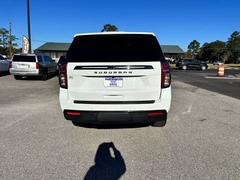 Used 2022 Chevrolet Suburban Z71 w/ Luxury Package image 6