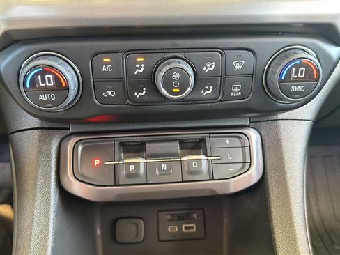 Used 2022 GMC Acadia AT4 w/ Preferred Package image 34